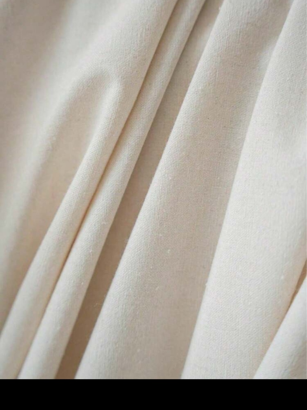 NWT Cream Ruffled Edge Tablecloth - Picture 8 of 12